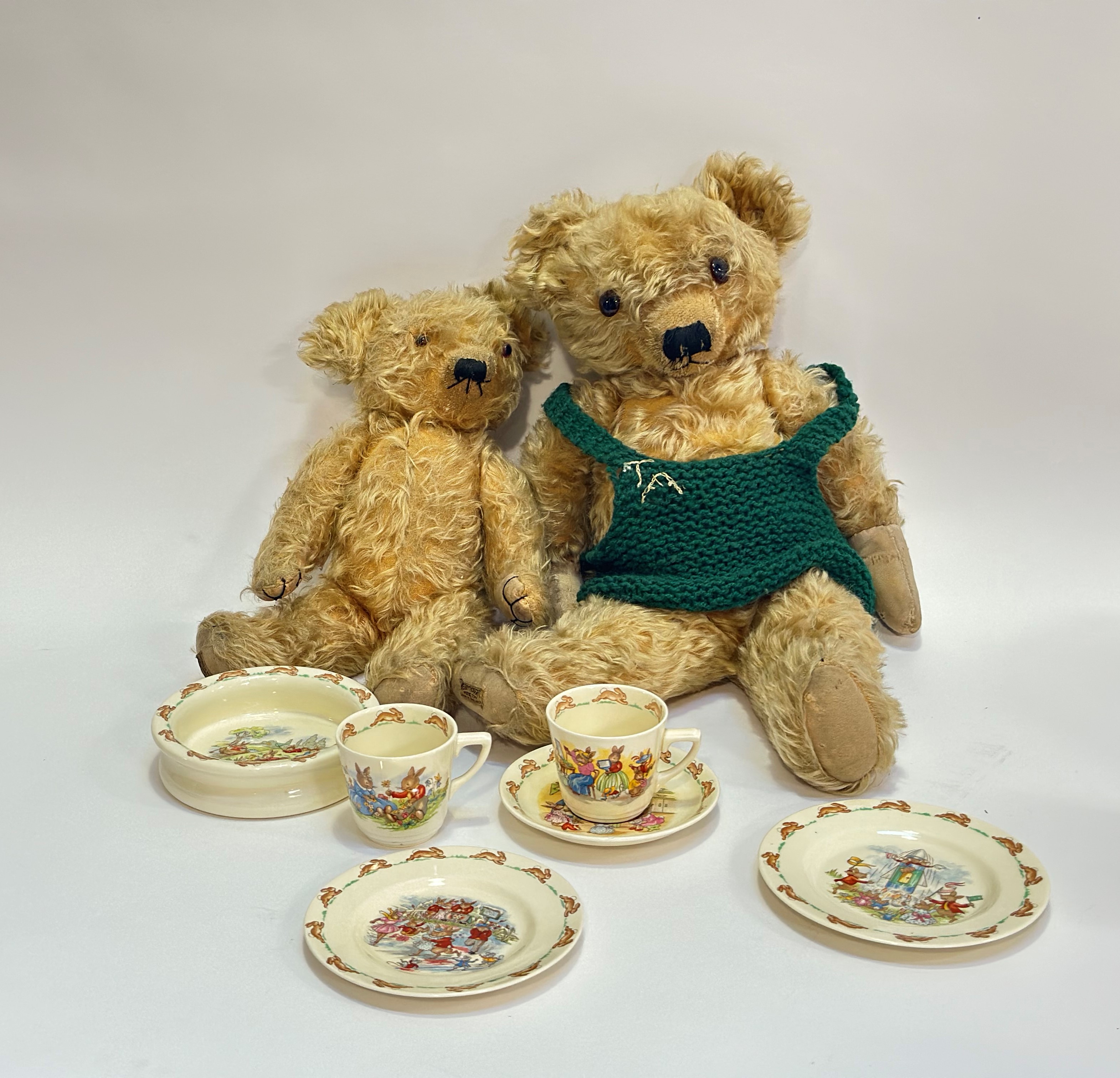 A Royal Doulton children Bunnykins breakfast service comprising a bowl (w-15cm), two plates (w-