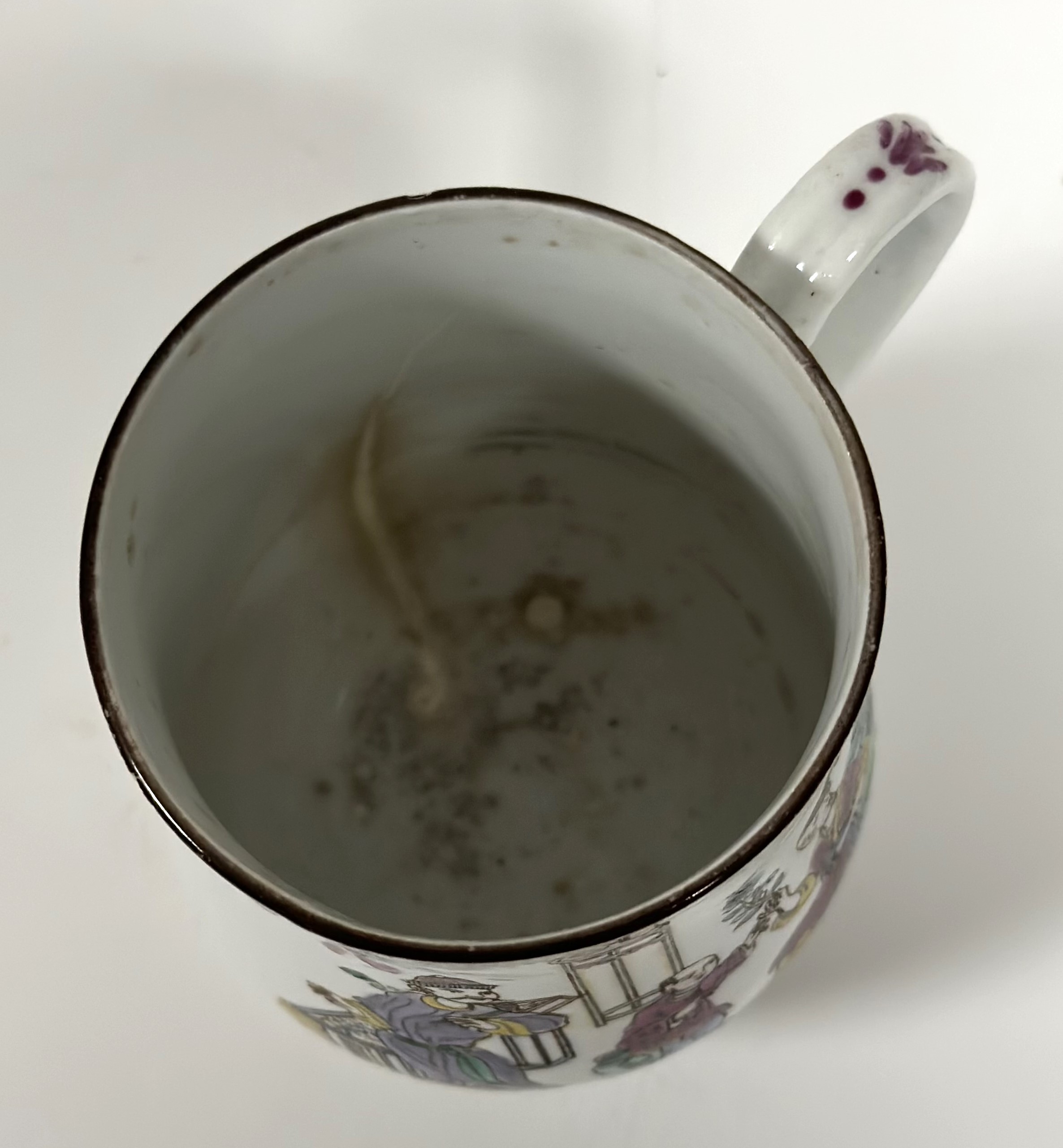 A Bow porcelain mug, c. 1755, of baluster form, painted in polychrome enamels with a Chinese - Image 3 of 4