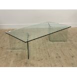 A contemporary glass coffee table, H39cm, 70cm x 130cm