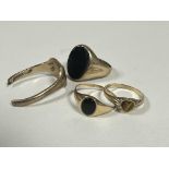 A 9ct gold Gents style signet ring set black oval onyx panel, a/f, a 9ct gold Gents signet, cut