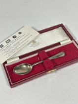A modern Sheffield silver rattail pattern reproduction spoon complete with fitted Hamilton &