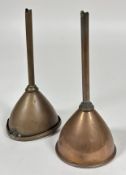 A Pair of early 20thc copper funnels, ( H x 17cm x D x 11cm) (2)