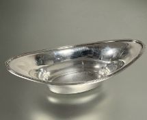 A Edwardian Sheffield silver navette shaped bon bon dish with fluted rim, (H x 4cm x L x 12.5cm)