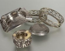 Property of the late Countess Haig: A silver circular dripping wax style single candle stick, (H x 2