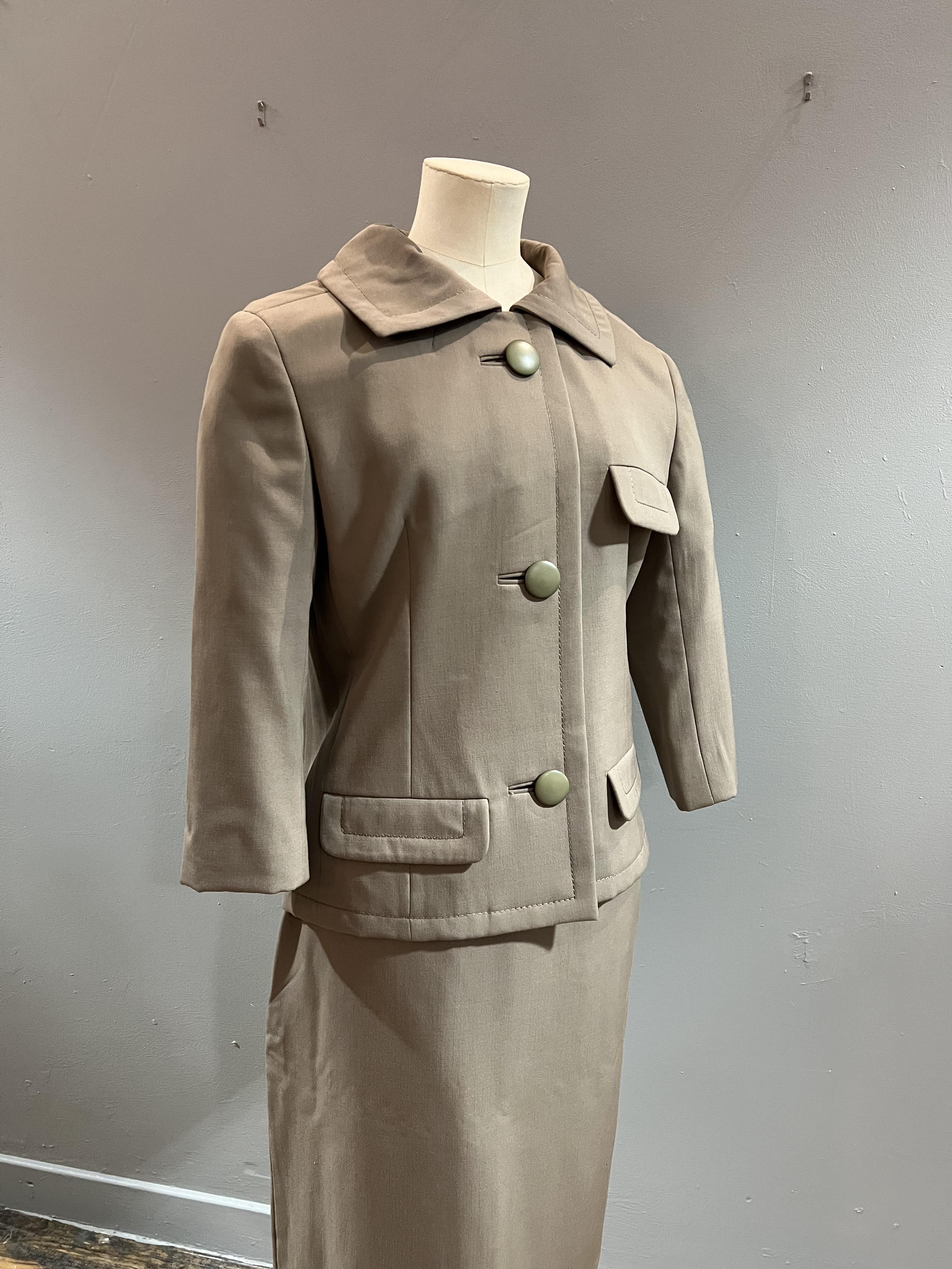 A Christian Dior skirt suit in taupe gaberdine, with fitted Bar style jacket (38") and straight - Image 2 of 9