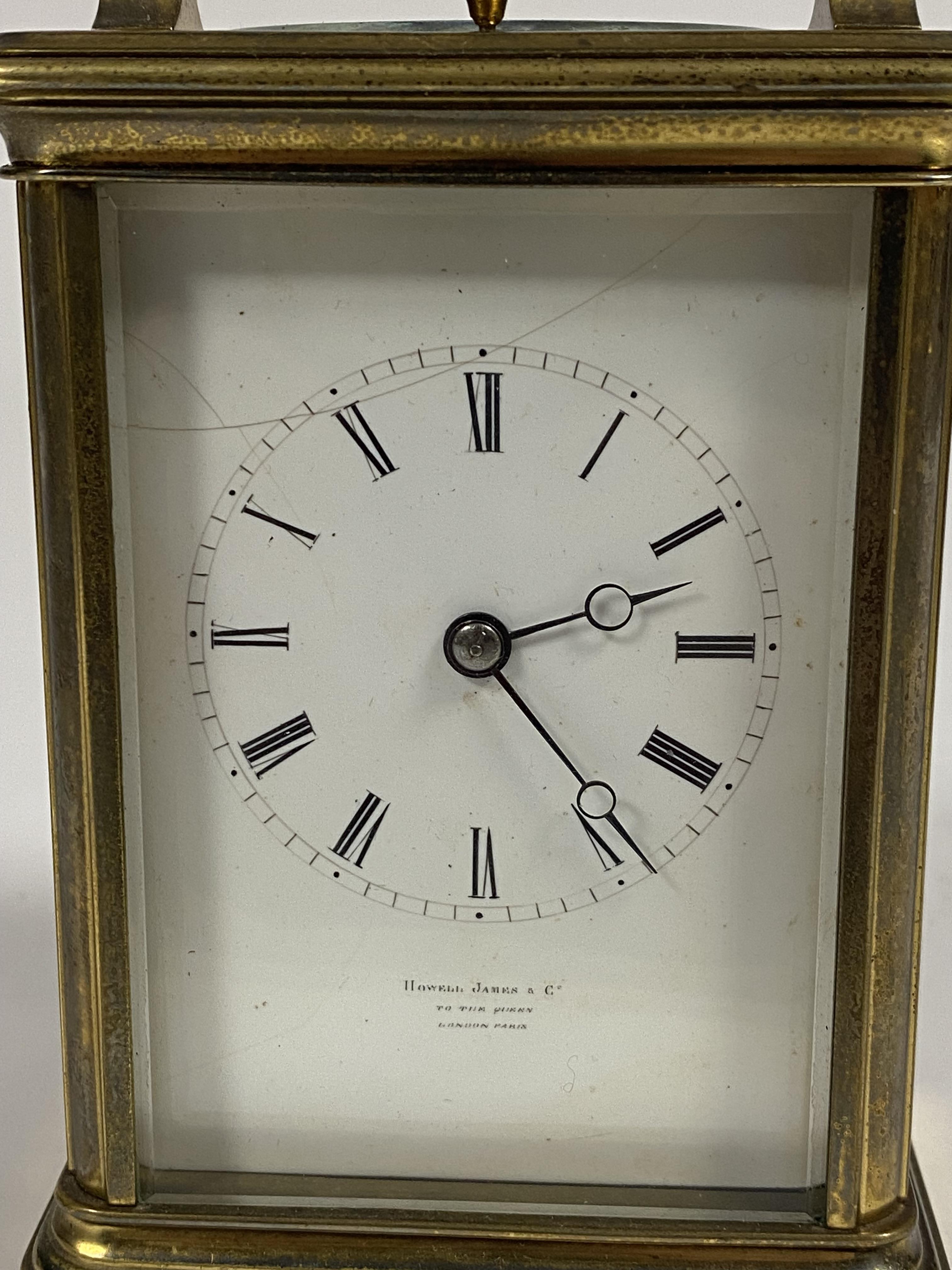 A French brass repeating carriage clock, late 19th century, the gilt brass case with swing handle an - Image 3 of 7