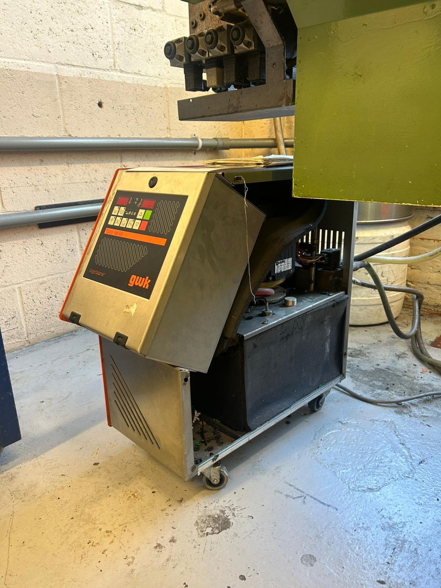 Arburg 170 CMD 150-45 injection moulding machine, GWK temp control unit including dryer attachment - Image 7 of 7