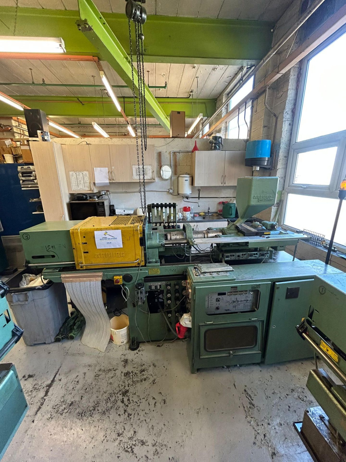 Arburg injection moulding machine including HB Therm temperature control unit - Image 3 of 13