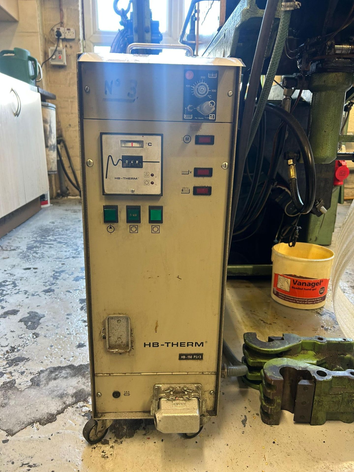 Arburg injection moulding machine including HB Therm temperature control unit - Image 13 of 13