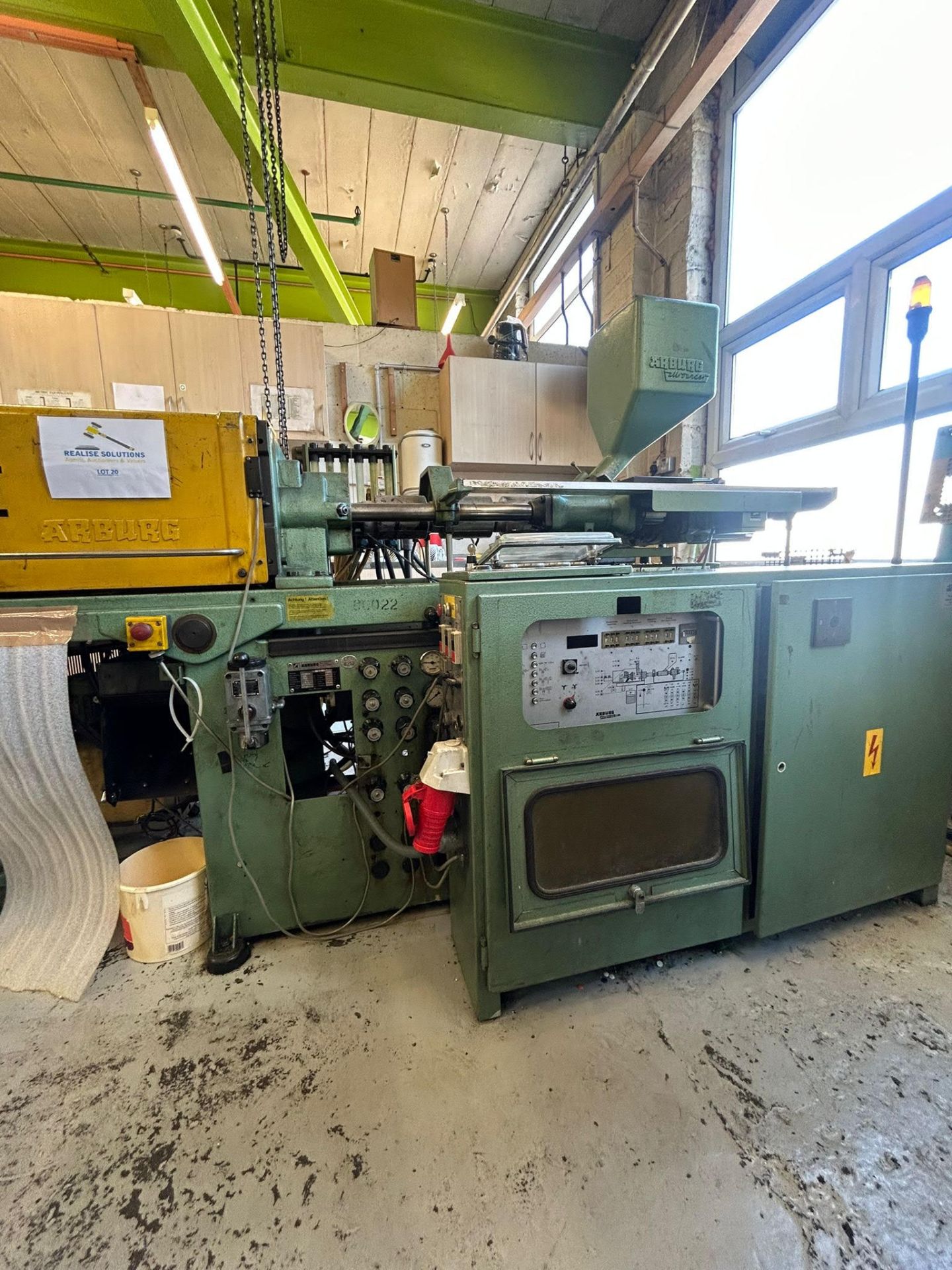 Arburg injection moulding machine including HB Therm temperature control unit - Image 10 of 13