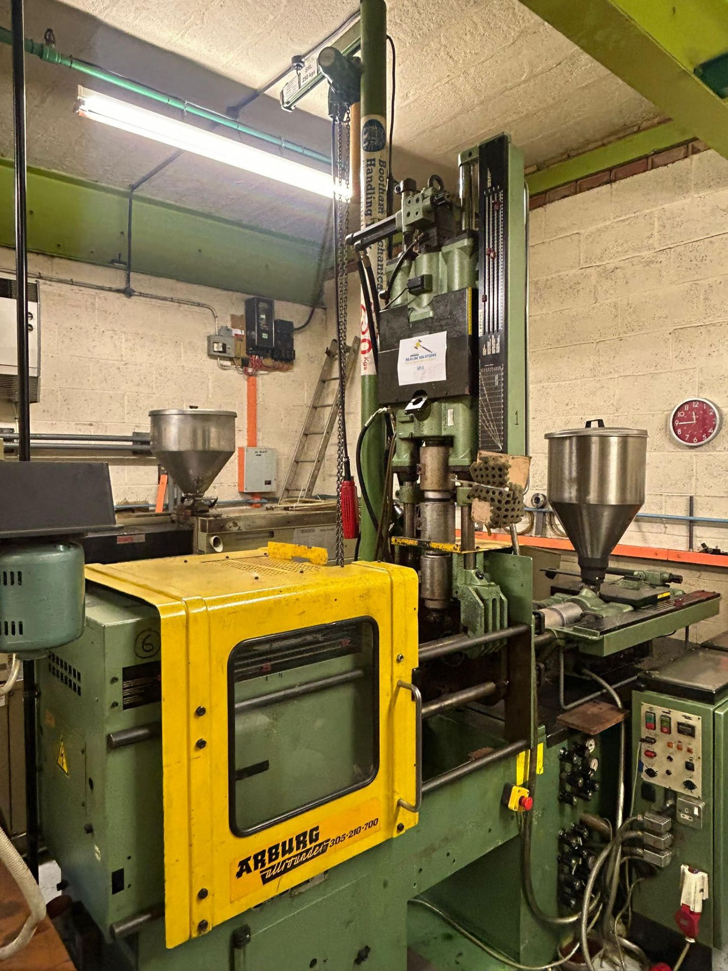 Arburg 305.210.700 Injection Moulding Machine to include below Tooltemp unit - Image 5 of 12