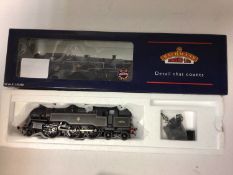 Bachmann OO gauge locomotives including BR lined black Early Crest Weathered 2-6-4 Standard Class 4M