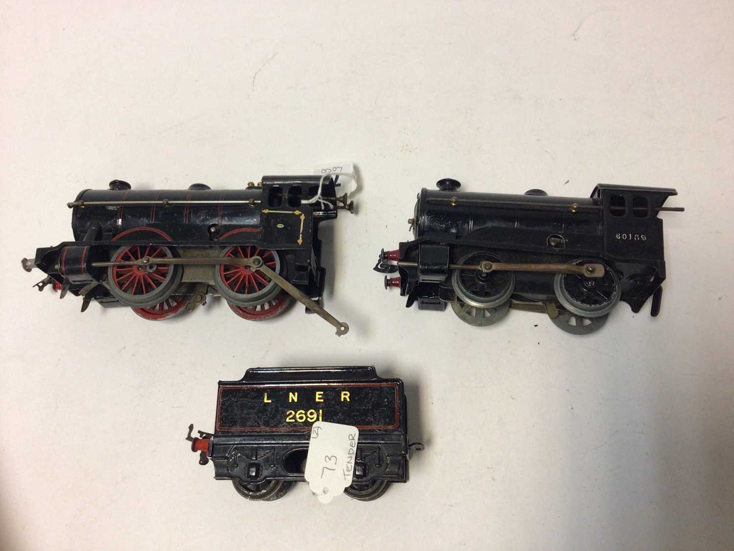 Hornby O gauge tinplate clockwork 0-4-0 locomotives and some tenders (qty) - Image 11 of 12