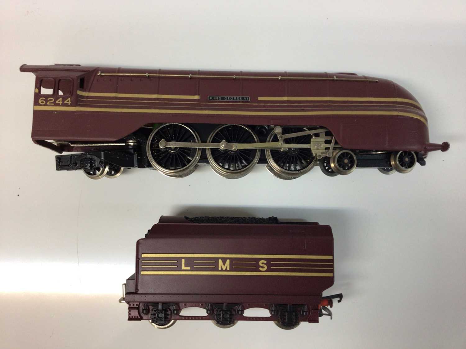 4-6-2 LMS maroon Coronation Class 'King George VI' tender locomotive 6244, boxed, W2302 - Image 6 of 12