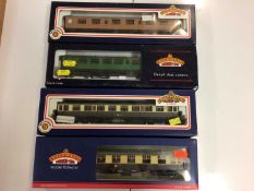Bachmann OO gauge mixed lot of coaches (x12) plus set of BR green bullied coaches, boxed 34-500Z