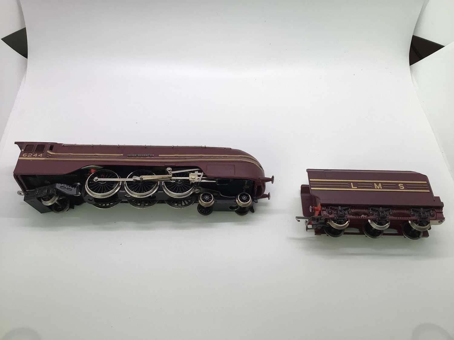 4-6-2 LMS maroon Coronation Class 'King George VI' tender locomotive 6244, boxed, W2302 - Image 2 of 12