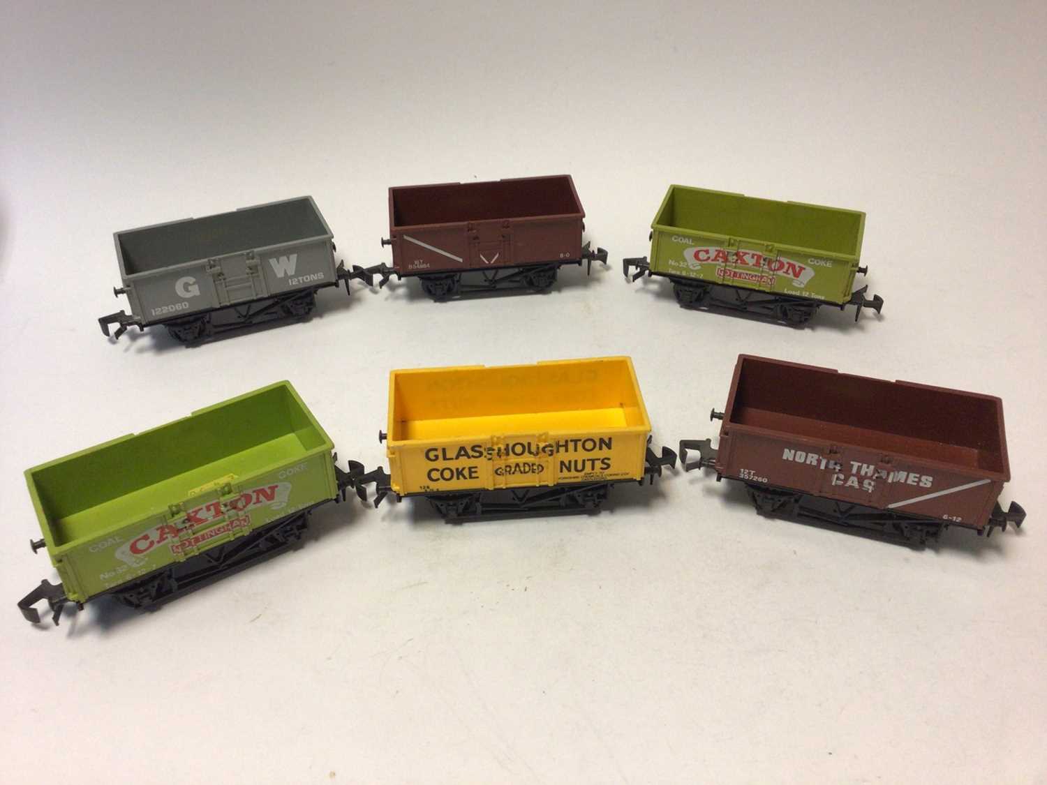|Railway O gauge tin plate Pratts (x2), Esso and Shell tank wagons, LMS fish van & wagon, two tender - Image 5 of 5