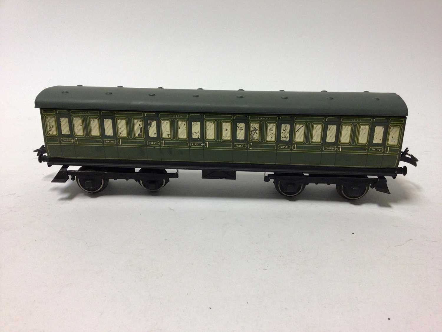 Hornby O gauge selection of unboxed Tinplate carriages and coaches (12) - Image 4 of 10