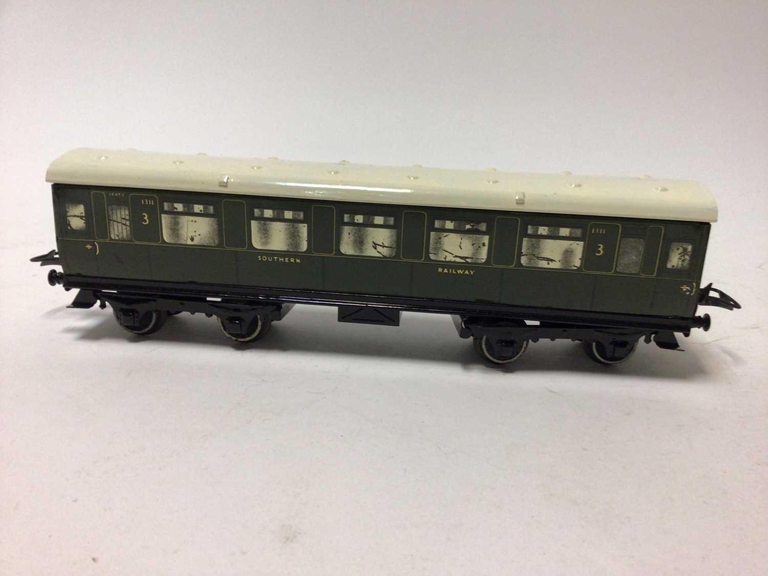 Hornby O gauge selection of unboxed Tinplate carriages and coaches (12) - Image 8 of 10