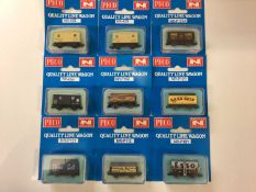 Peco N gauge wagons (x9) and other boxed and loose rolling stock