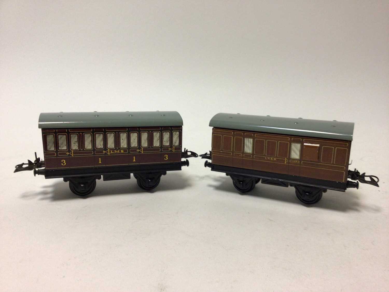 Hornby O gauge selection of unboxed Tinplate carriages and coaches (12) - Image 10 of 10