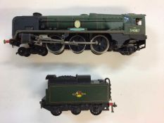 Railway OO gauge unboxed tender locomotives including Hornby Duplo BR lined green 4-6-2 Battle of Br