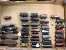 Railway selection of OO gauge tinplate rolling stock and tenders (approx 120)