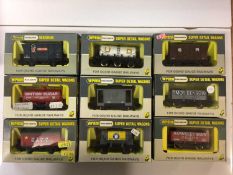 Wrenn OO gauge rolling stock including wagons, tankers and vans (28)