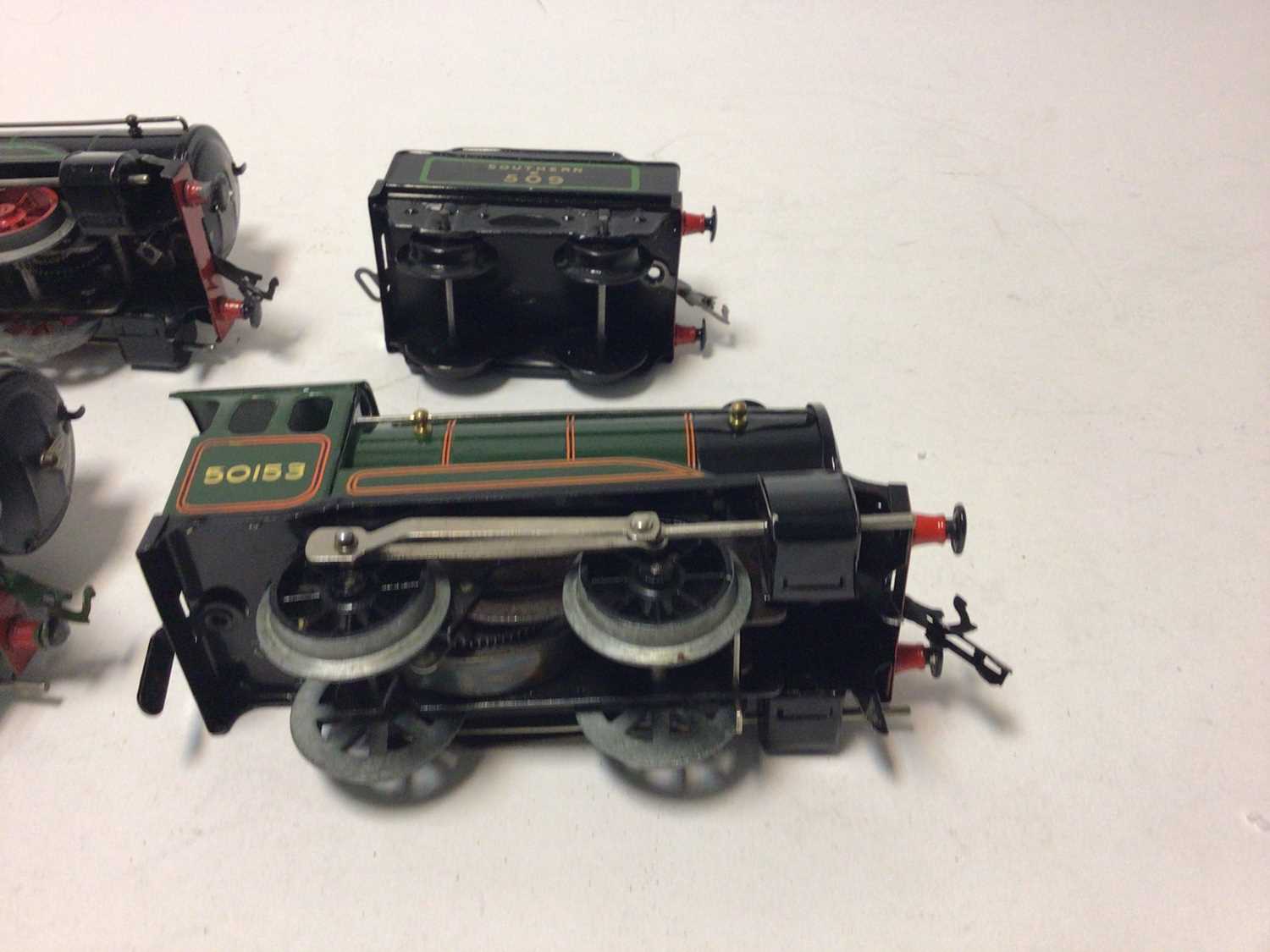 Hornby O gauge tinplate clockwork 0-4-0 locomotives and some tenders (qty) - Image 8 of 12