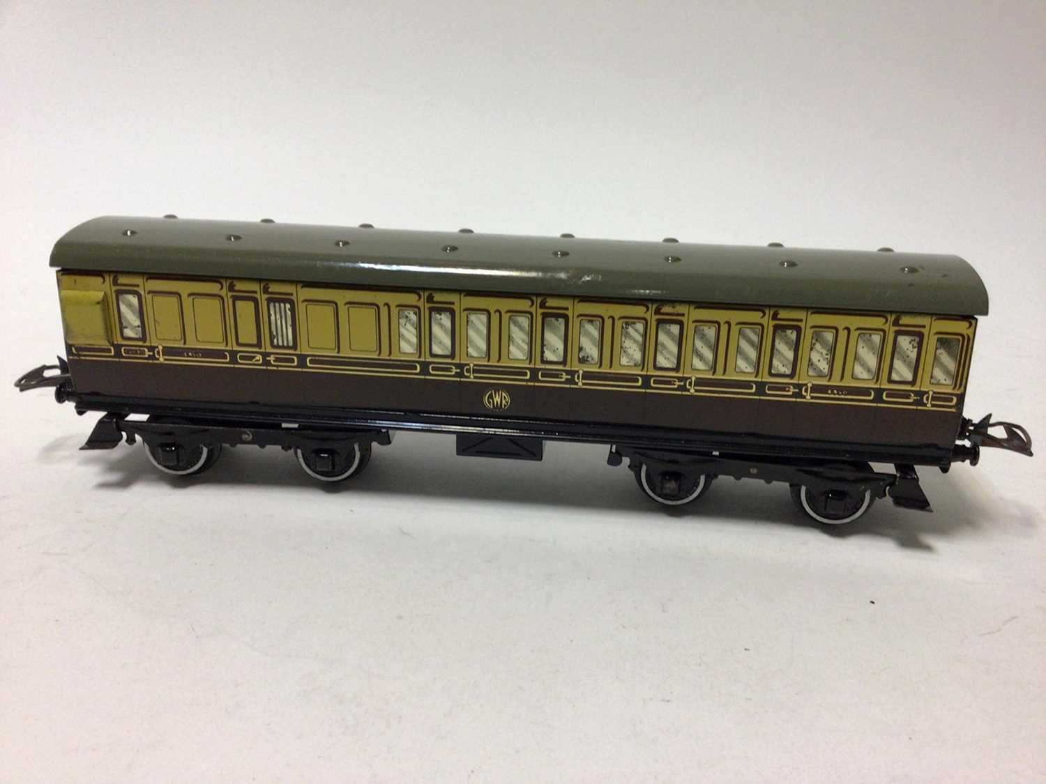 Hornby O gauge selection of unboxed Tinplate carriages and coaches (12) - Image 5 of 10