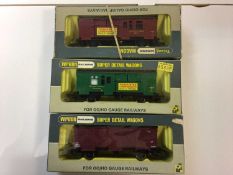 Wrenn OO gauge SR Utility Van W4323, Fruit Van blue W5055, Horse Box green 'Roydon Stables, Brighton