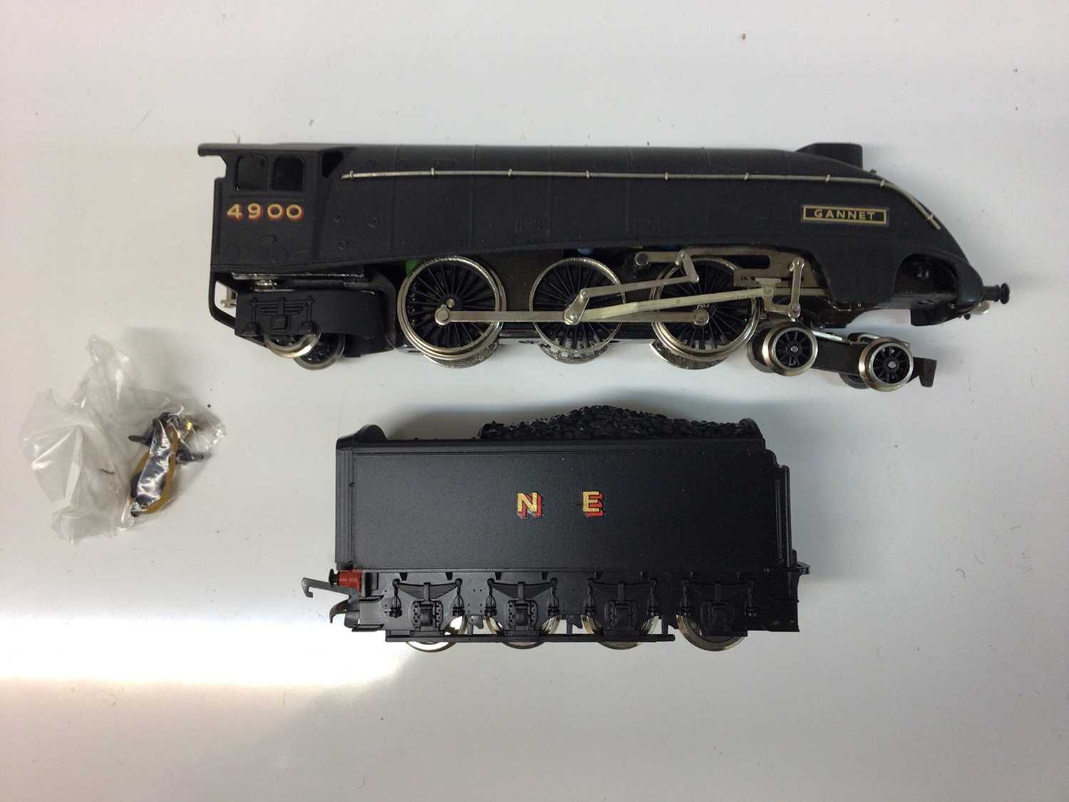 Wrenn OO gauge 4-6-2 NE Wartime Black A4 Pacific Class 'Gannet' tender locomotive 4900, boxed, W2213 - Image 5 of 9