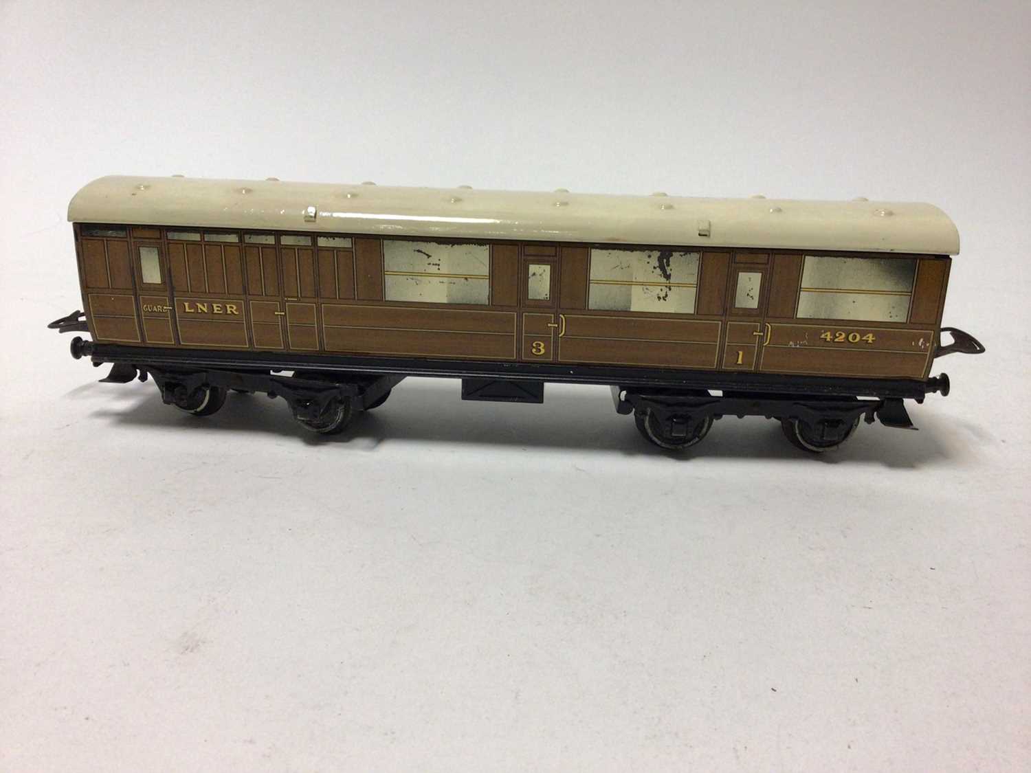 Hornby O gauge selection of unboxed Tinplate carriages and coaches (12) - Image 7 of 10
