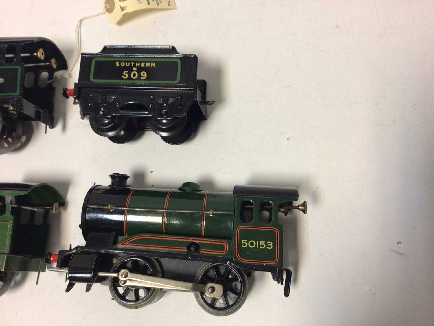 Hornby O gauge tinplate clockwork 0-4-0 locomotives and some tenders (qty) - Image 3 of 12