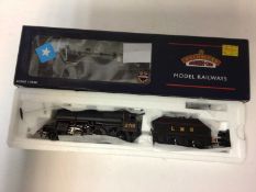 Bachmann OO gauge locomotives including SR lined green 2-6-0 N Class tender locomotive 1821, boxed 3