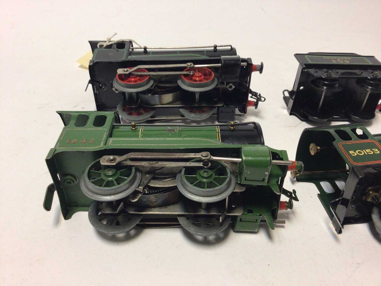 Hornby O gauge tinplate clockwork 0-4-0 locomotives and some tenders (qty) - Image 7 of 12