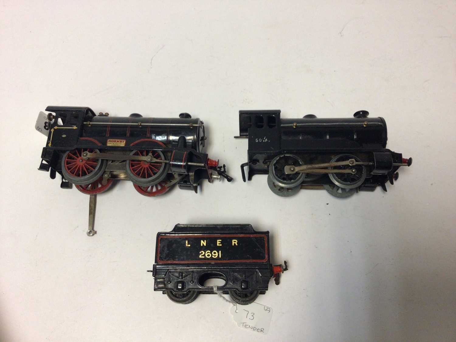 Hornby O gauge tinplate clockwork 0-4-0 locomotives and some tenders (qty) - Image 9 of 12