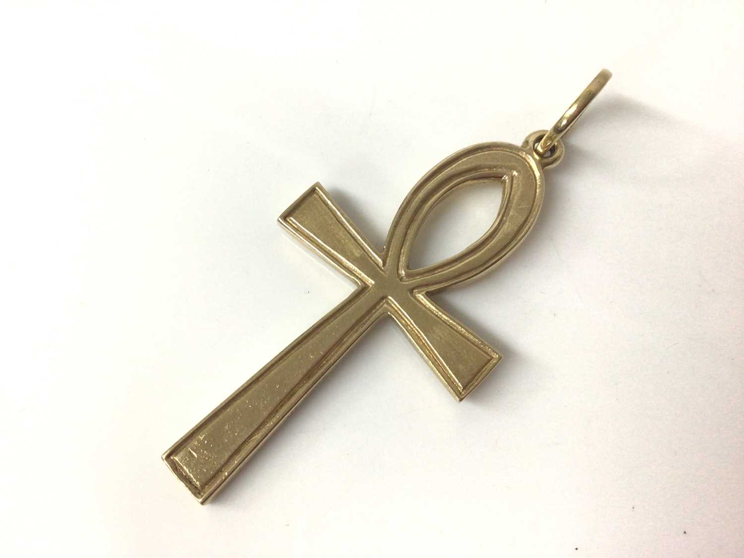 9ct gold Egyptian cross pendant