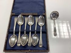 Six Victorian Scottish silver Old English pattern teaspoons with engraved decoration (Glasgow 1879)