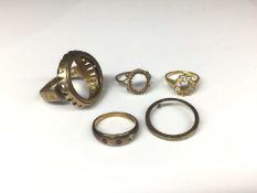 Group of gold broken rings and mounts