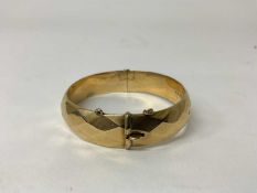 9ct gold faceted bangle (Birmingham 1987)