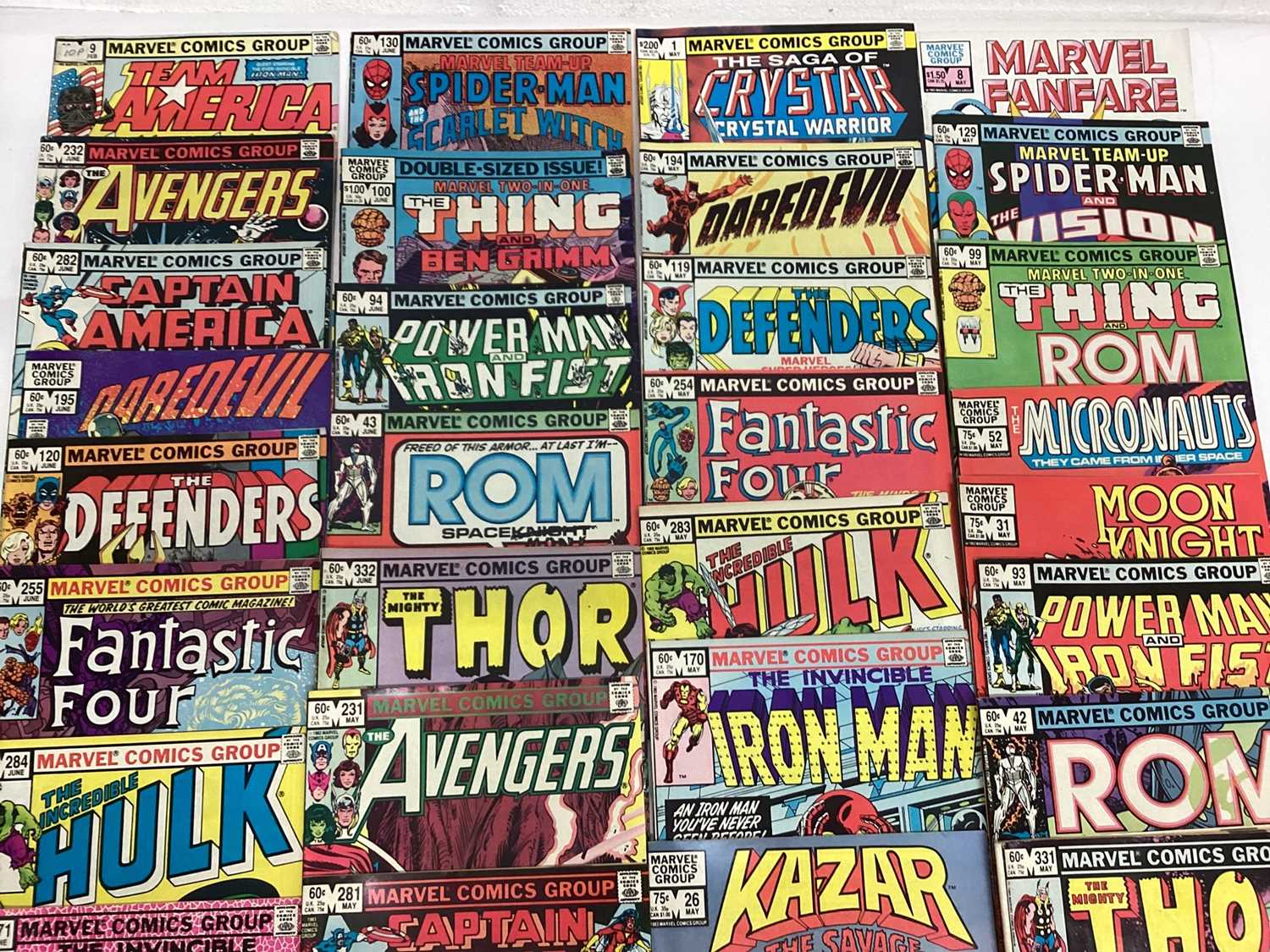 Box of Marvel comics mostly 1980's. To include The Avengers, Hawkeye, Power man and iron fist, Moon - Image 14 of 15