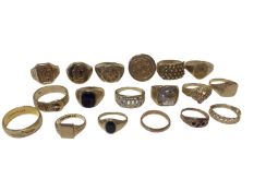 Group of eighteen 9ct gold rings, including signet, bands, diamond set etc, 72.4g