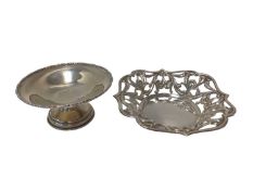 Two Edwardian silver dishes, including one with scalloped rim and pierced decoration, Birmingham 190