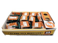Britains 25 Pounder Gun Howitzer rade box of 12 pieces No.9704
