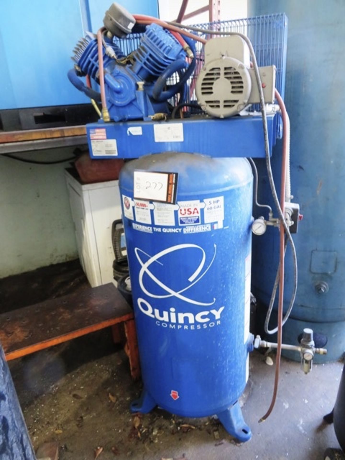 { Choice of lots 277 } Quincy 5HP Vertical Air Tank Air Compressor