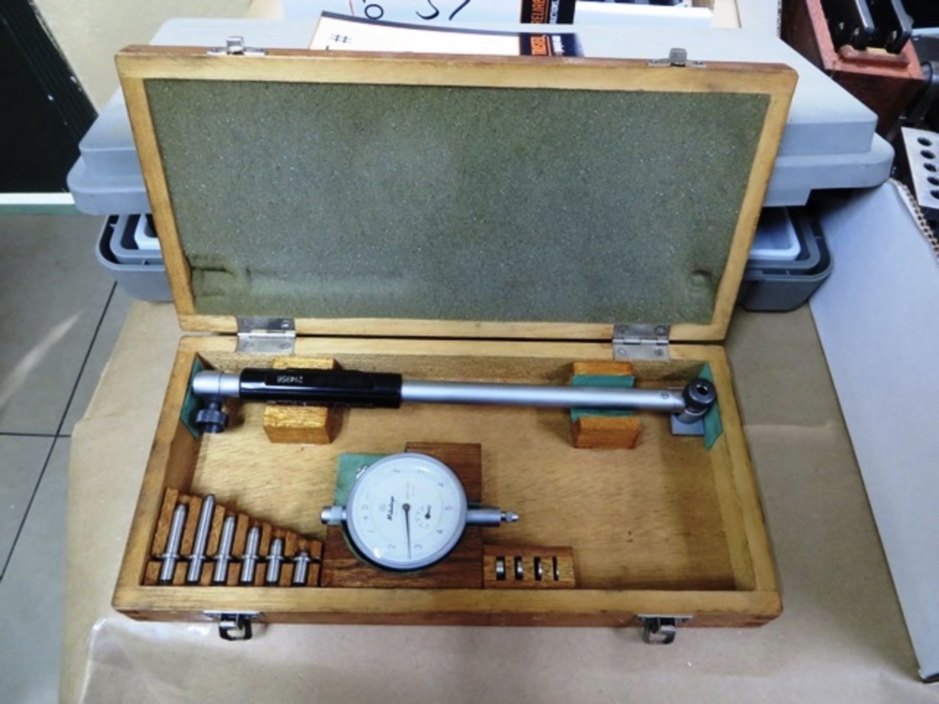 Mitutoyo 511 Dial Bore Gage
