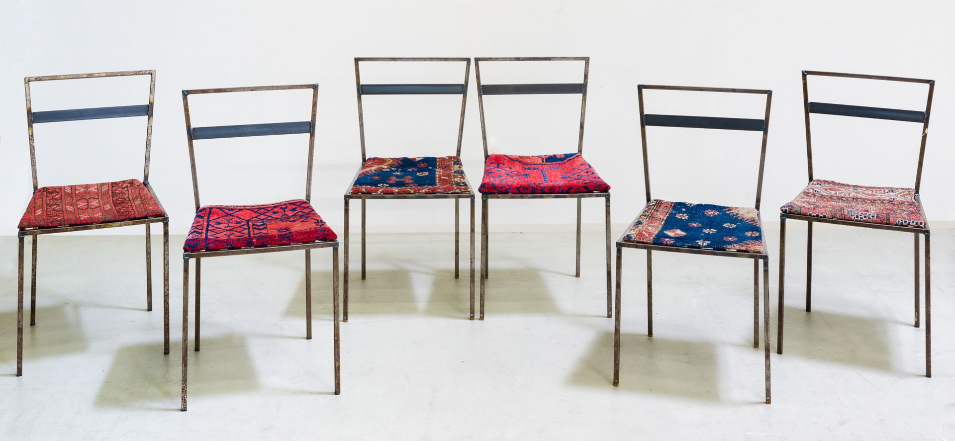 Franz West, Set von sechs Stühlen (in Zusammenarbeit mit Mathis Esterhazy)