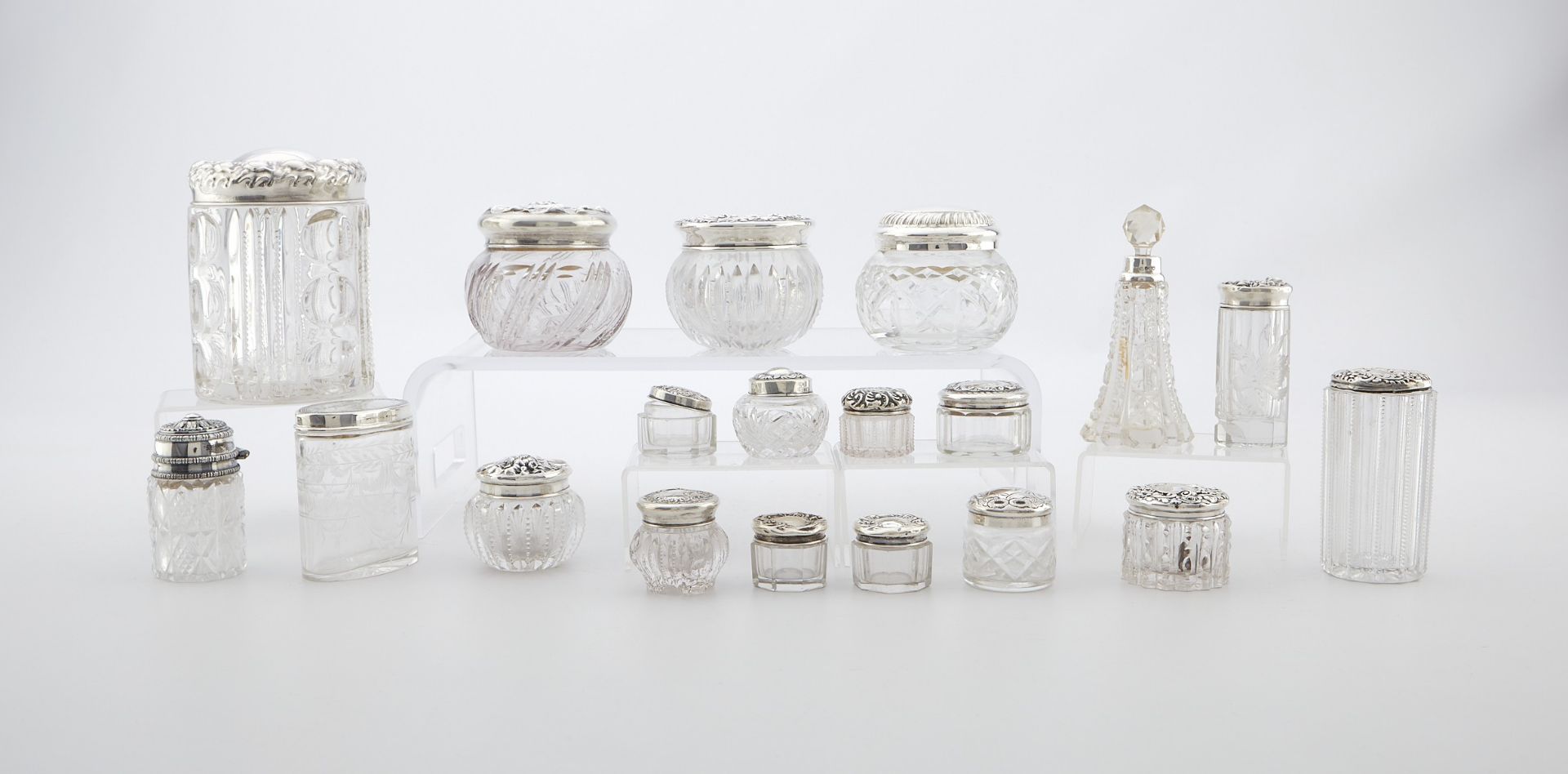 19 Crystal or Glass Vanity Jars w/ Silver Lids - Bild 3 aus 16