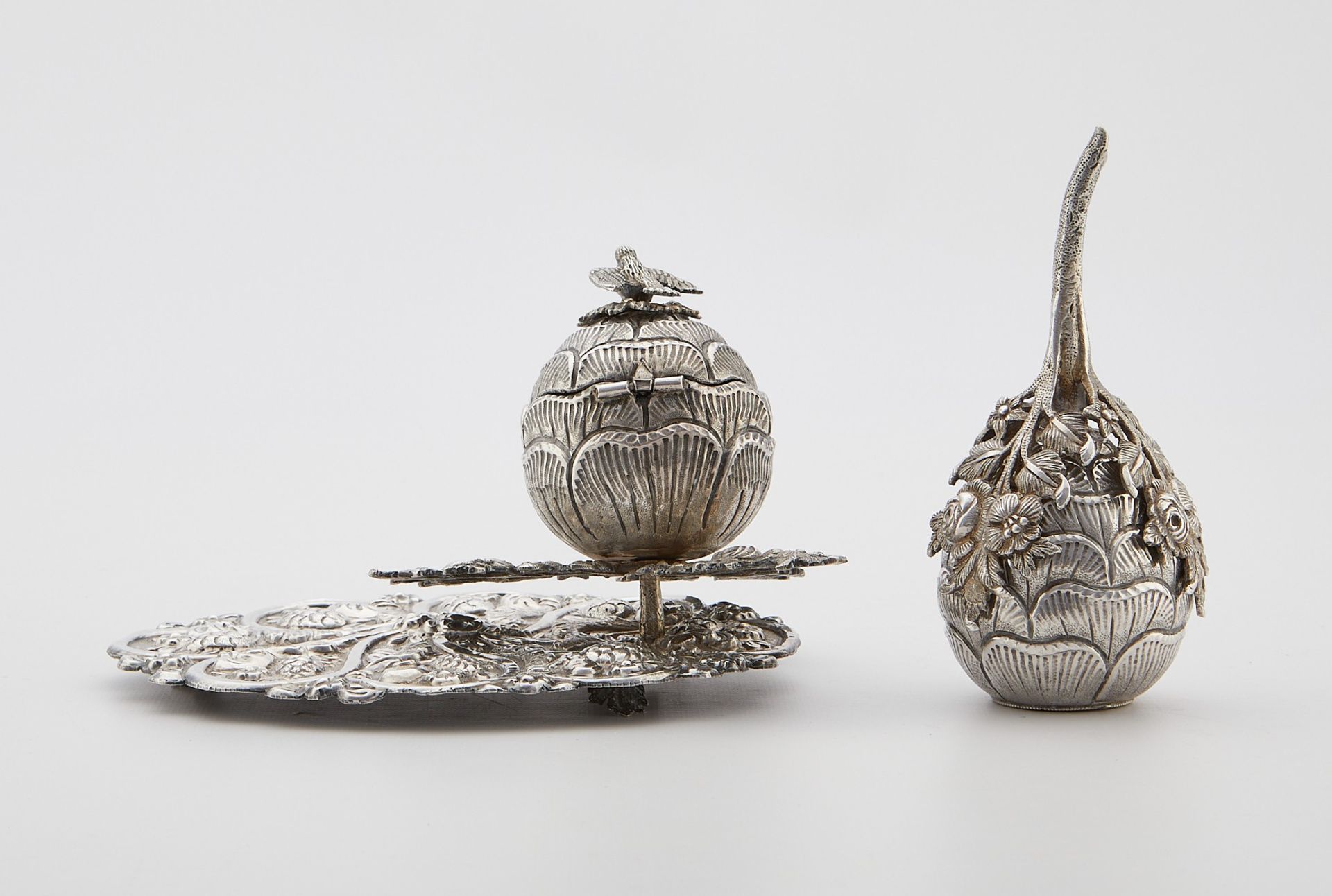 Silver Artichoke Sprinkler and Spice Box - Image 5 of 16